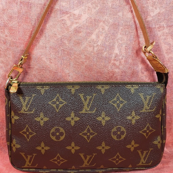 Louis Vuitton Handbags - Authentic Louis Vuitton Monogram Pochette